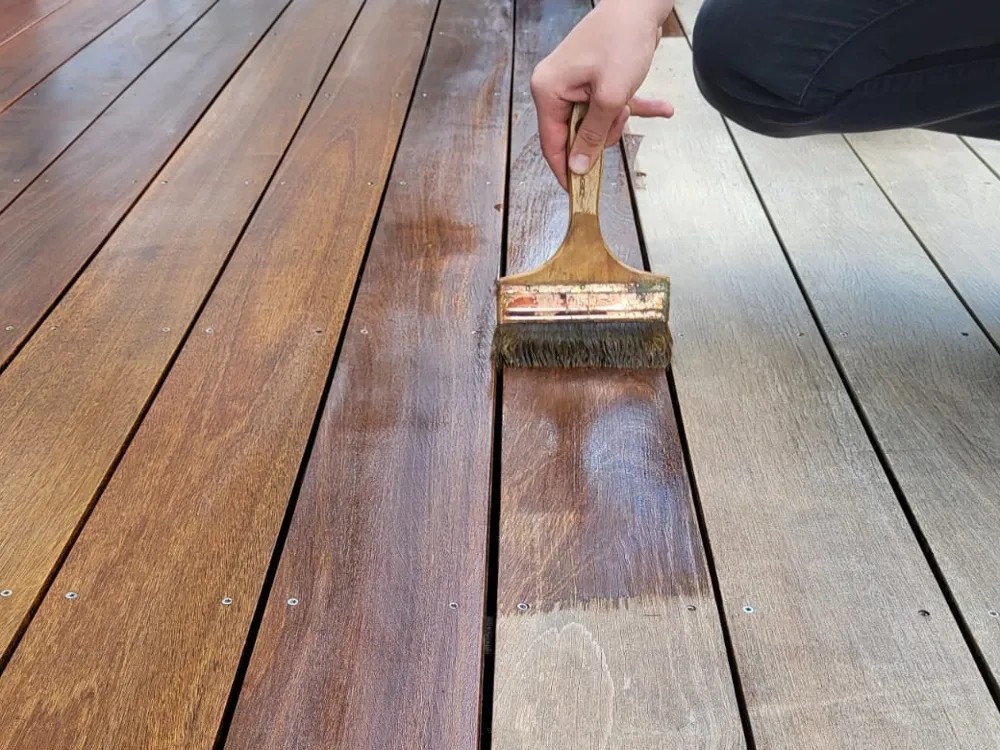 Jak odnowić taras z drewna egzotycznego Bangkirai? Kompletny przewodnik z produktami Owatrol