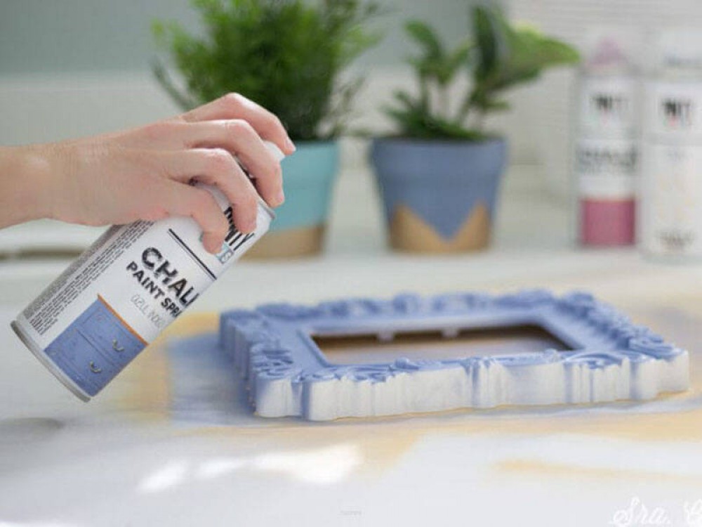 Nowoczesne rozwiązania dla mebli: Chalk Finish Spray - wodna farba kredowa w sprayu